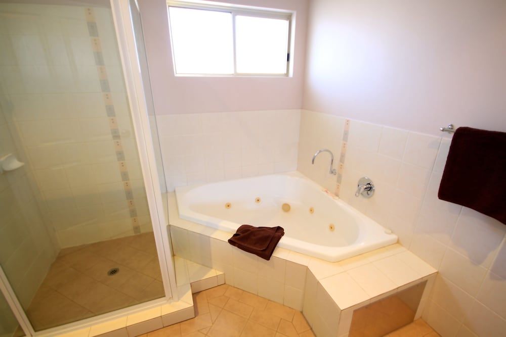 Bunbury Apartment Motel Studio, 1 Queen Bed, Non Smoking, Kitchenette 7