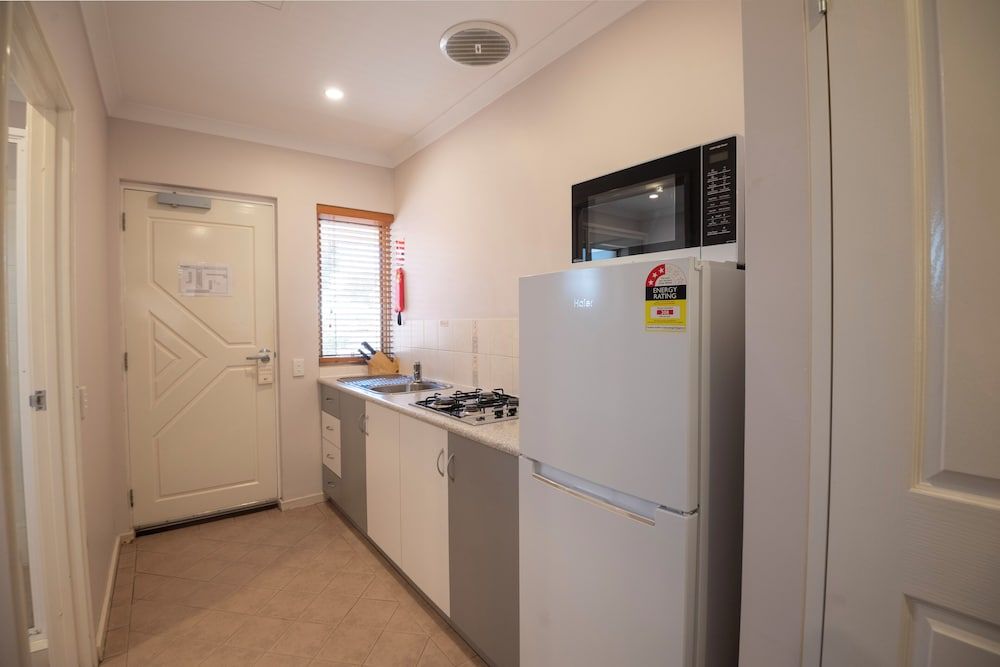 Bunbury Apartment Motel Apartment, 2 Bedrooms, Non Smoking, Kitchenette 16