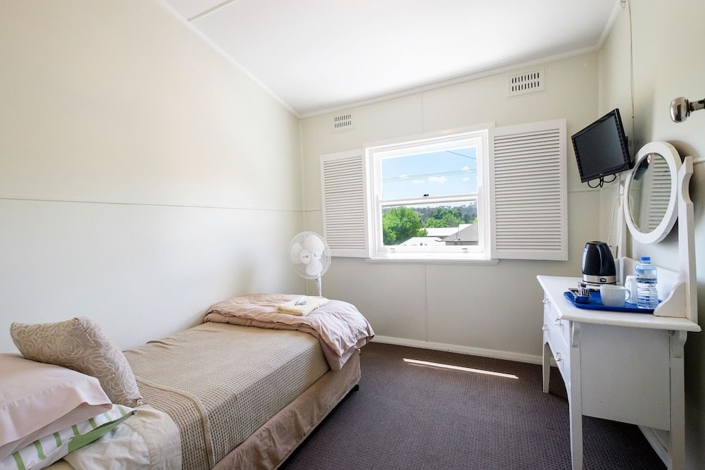 Peel Inn Nundle Superior Room, 1 King Bed, Ensuite 2