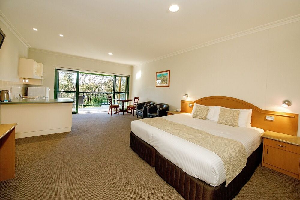 Yarrawonga Mulwala Golf Club Resort Waratah Suite 2