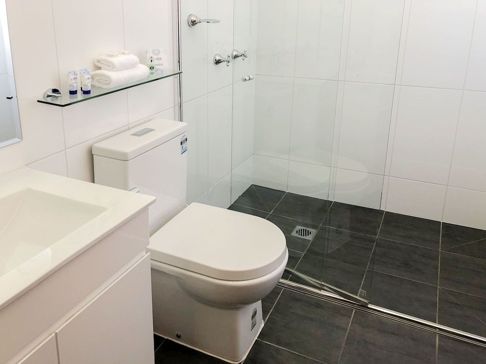 The Leeton Heritage Motor Inn Superior Room, 1 Queen Bed