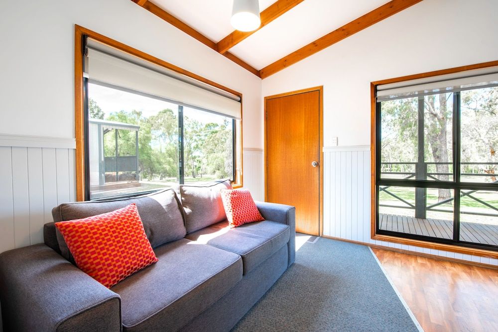 Echo Holiday Parks - Naracoorte Spa Cabin 10