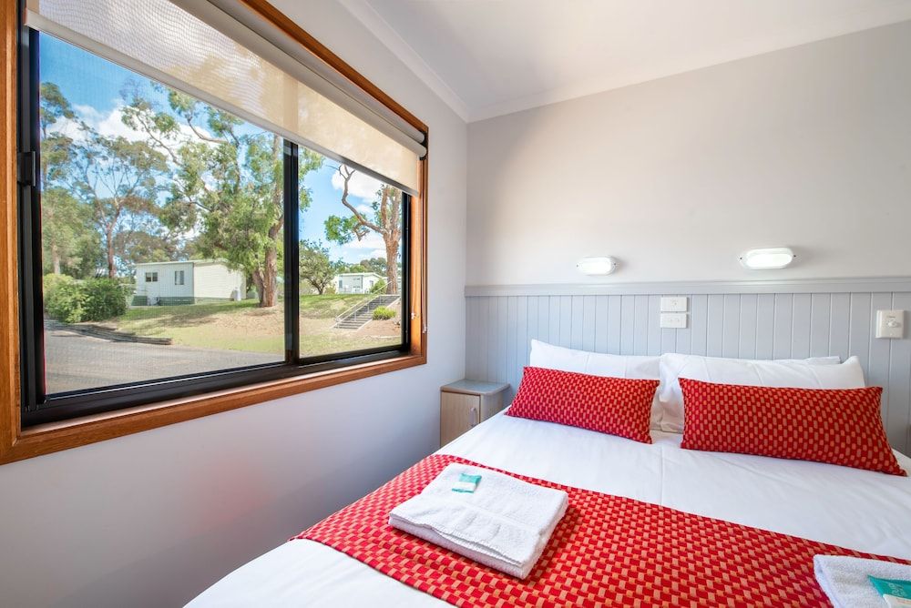 Echo Holiday Parks - Naracoorte Spa Cabin 2