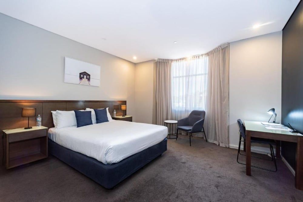 Sfera's Park Suites & Convention Centre Premier Spa Suite