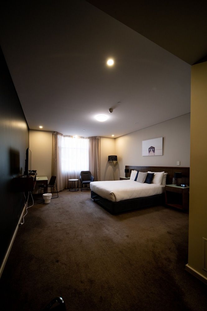 Sfera's Park Suites & Convention Centre Premier Spa Suite 6