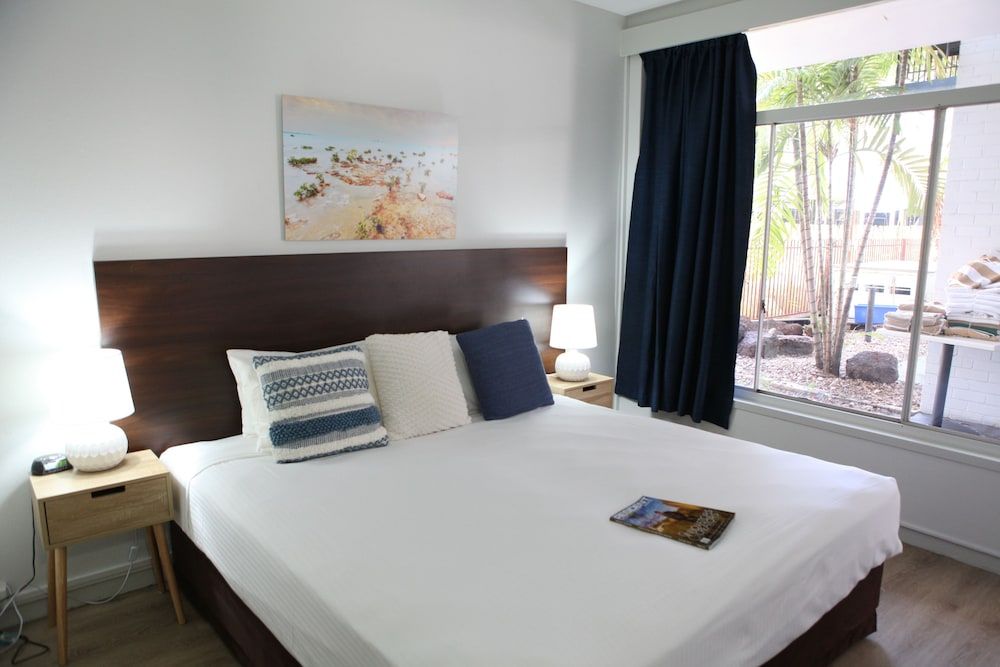 The Cavenagh Double Room, Pool View 4