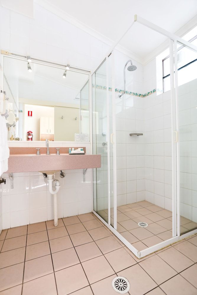 Parkhaven Deluxe King Balcony 9