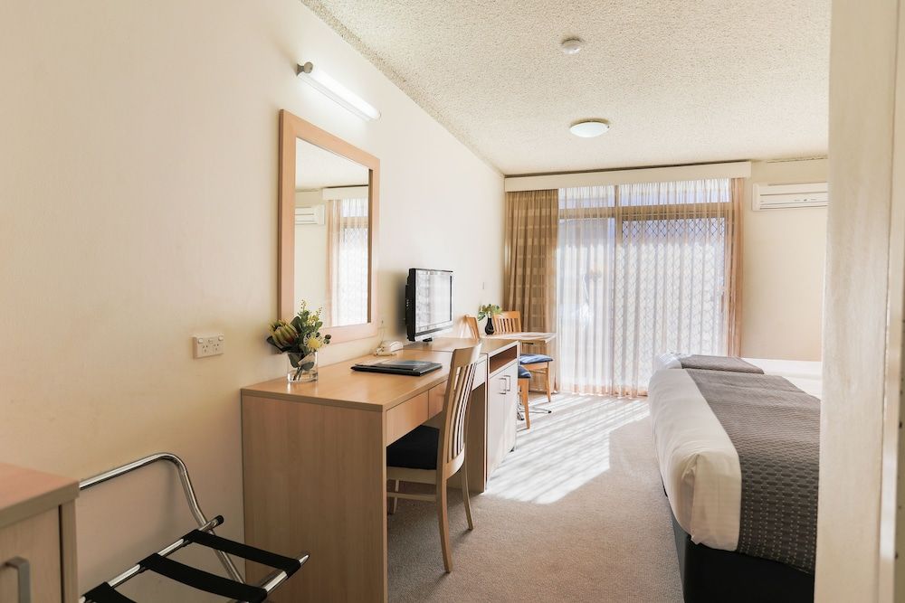 Parkhaven Superior Twin Room 6