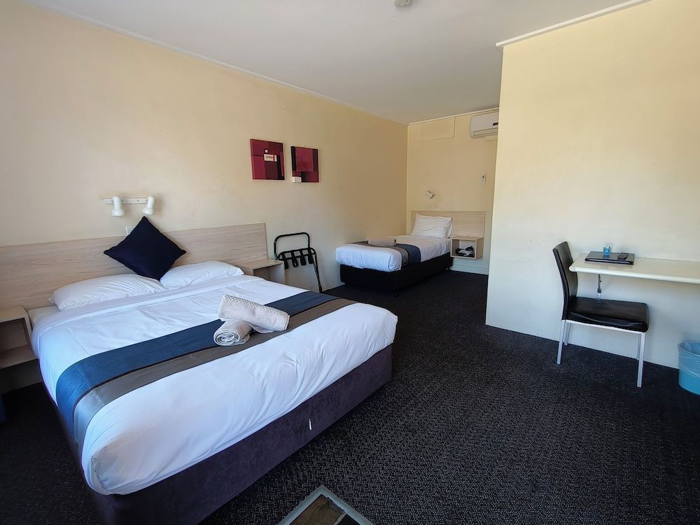 Red Chief Motel Twin 2