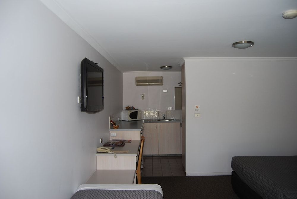 Sportsmans Motor Inn Executive Twin Studio 4