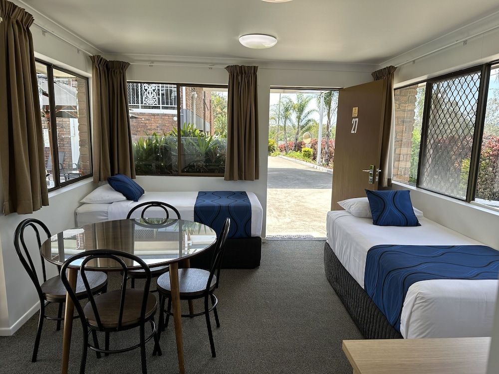 Family Room, 2 Bedrooms, Non Smoking, Jetted Tub (Executive Family Suite)