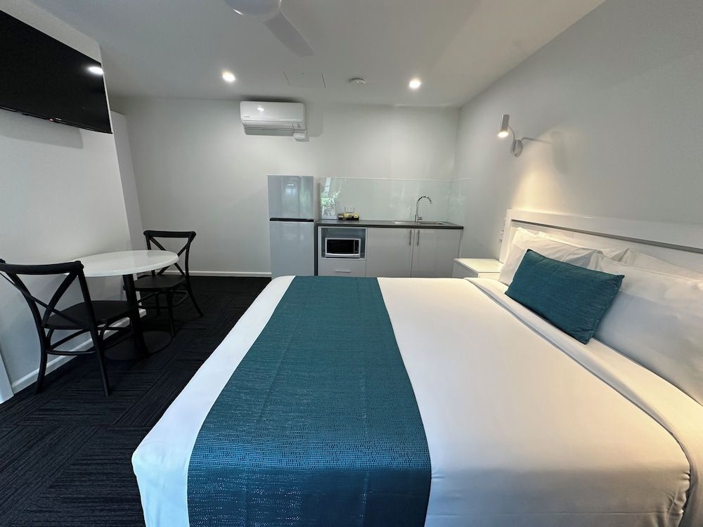 Executive Queen Room with Kitchenette