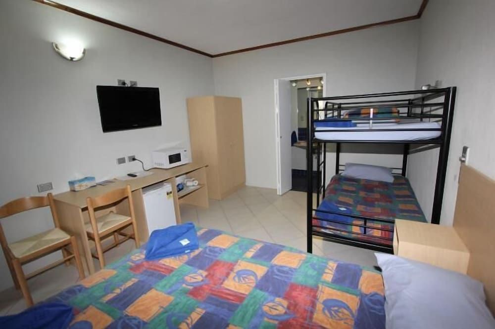 Goldfields Hotel Motel Family Room (Maximum 2 Adults + 2 Children) 4