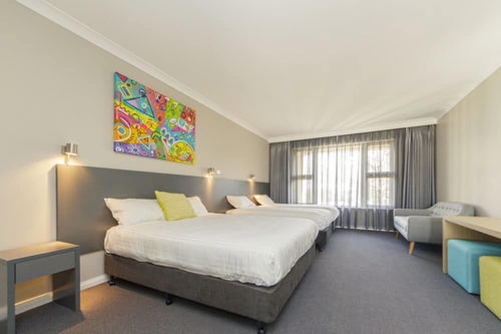 Club Cowra Motel Quadruple Room 2