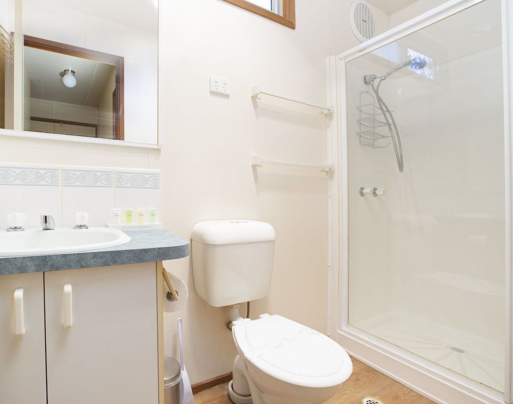 Daylesford Holiday Park Rosella Cottage 3