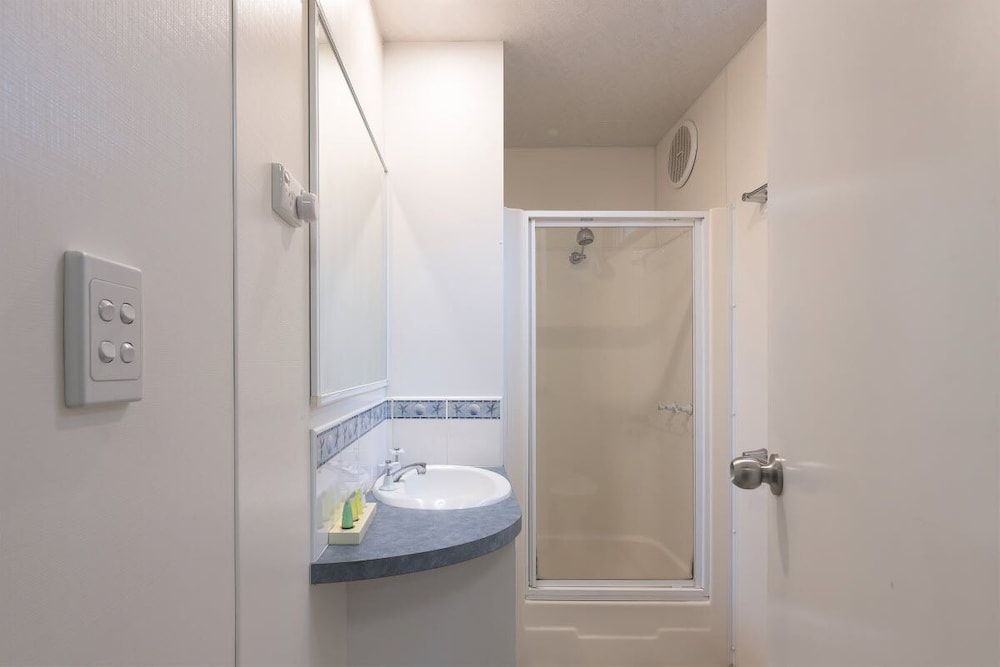 Daylesford Holiday Park Hyacinth Cottage 4