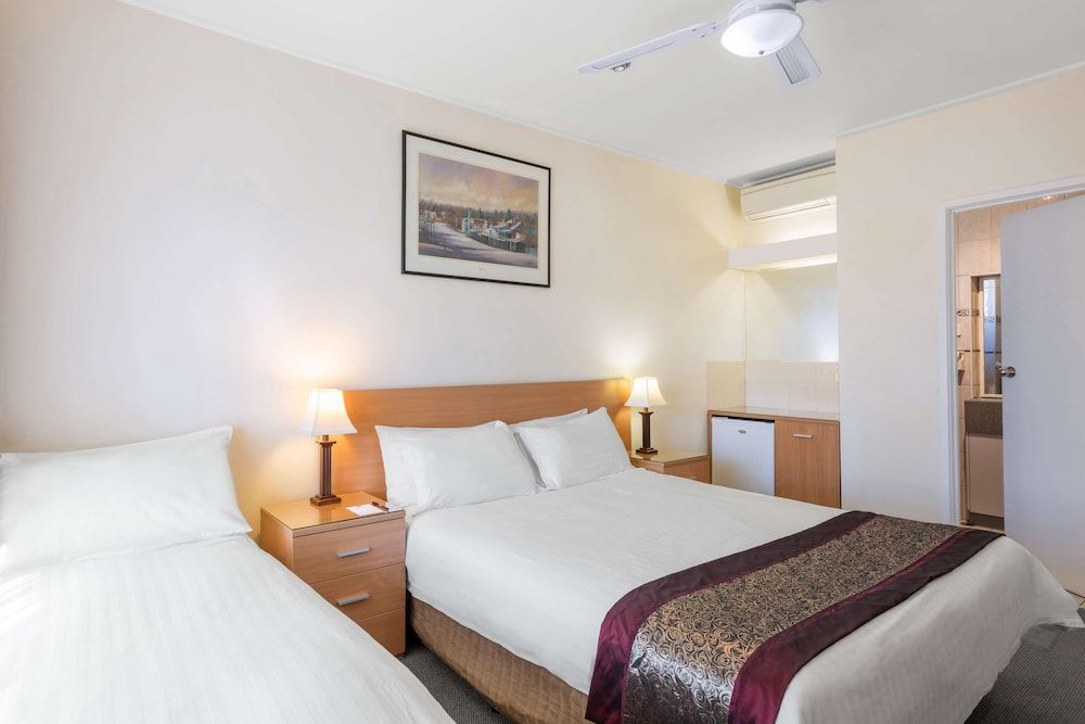 Standard Room, Multiple Beds, Non Smoking, Microwave