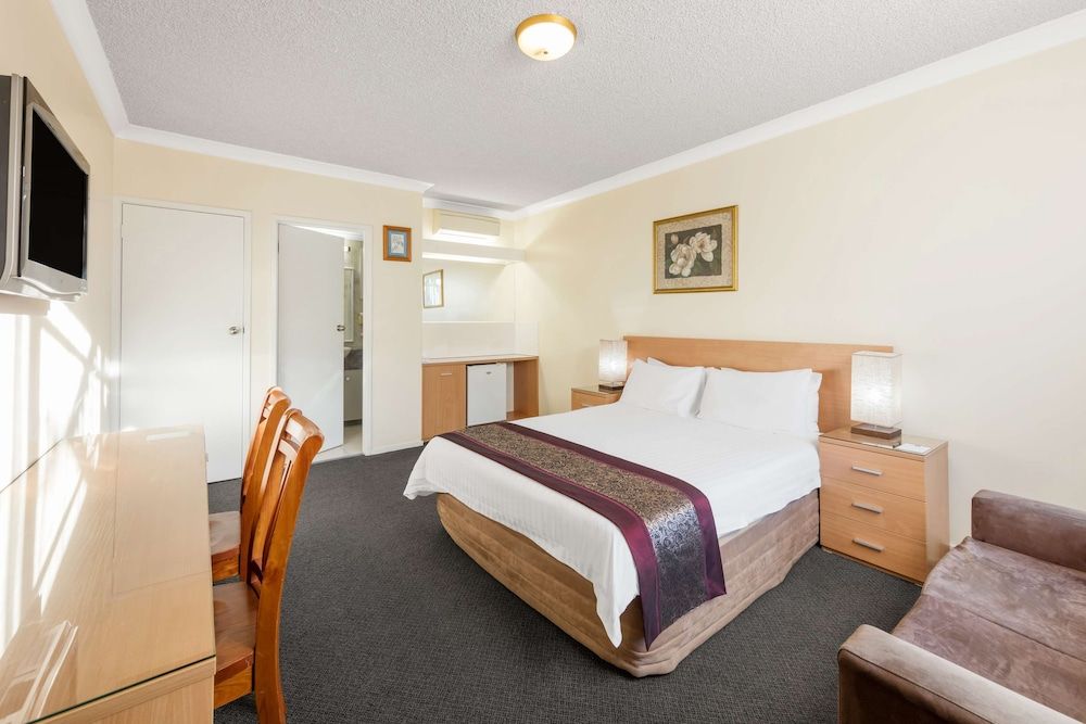 Best Western Governor Gipps Motor Inn Standard Room, 1 Queen Bed, Non Smoking, Microwave
