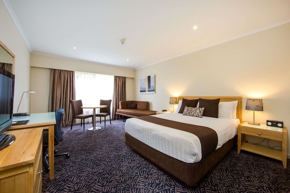 Executive Room, 1 King Bed, Non Smoking, Balcony (Microwave, Espresso)