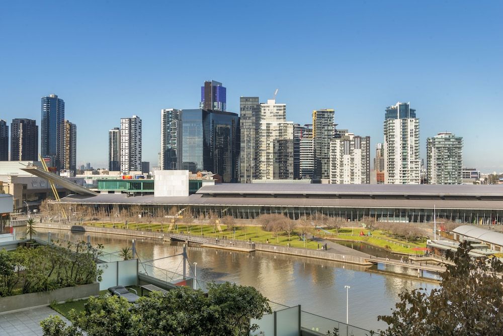Melbourne Holiday Apartments Flinders Wharf 2 Bedroom 2 Bath Deluxe Apartment 4