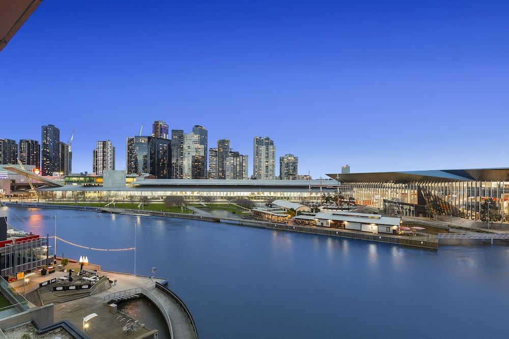 Melbourne Holiday Apartments Flinders Wharf 3 Bedroom 2 Bath Deluxe Apartment 8