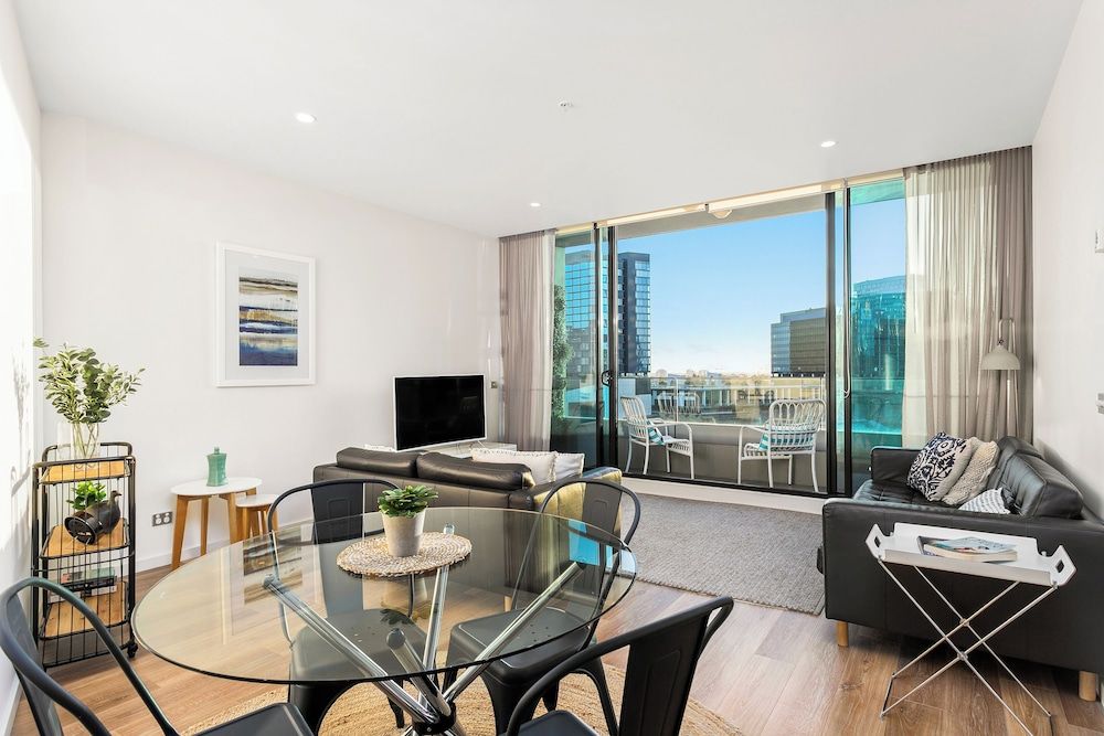Melbourne Holiday Apartments Flinders Wharf 2 Bedroom 2 Bath Deluxe Apartment 10