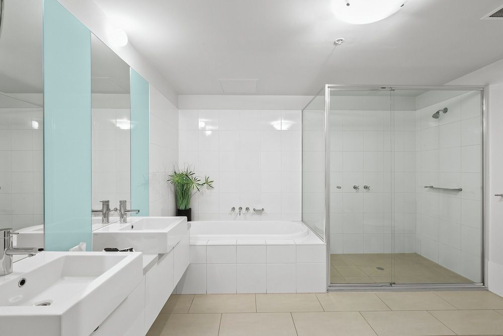 Melbourne Holiday Apartments Flinders Wharf 2 Bedroom 1 Bath Standard Apartment 4