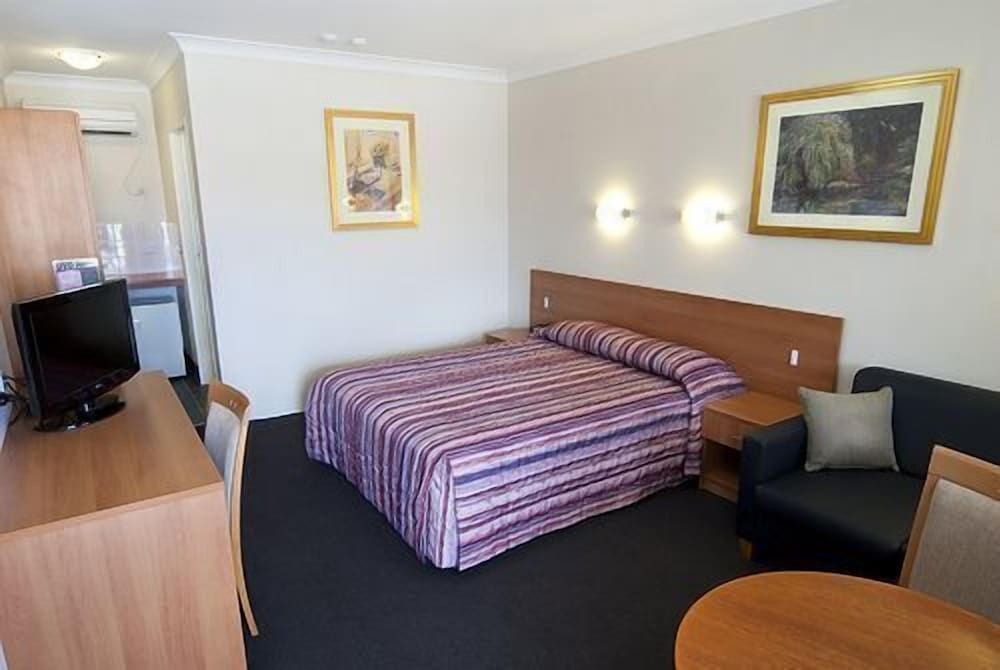 Narellan Motor Inn Deluxe Double Room, 1 Double Bed 3
