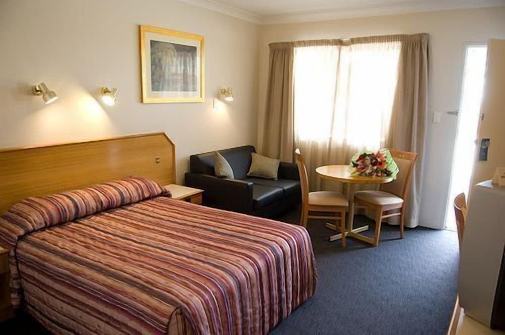 Narellan Motor Inn Deluxe Double Room, 1 Double Bed 2