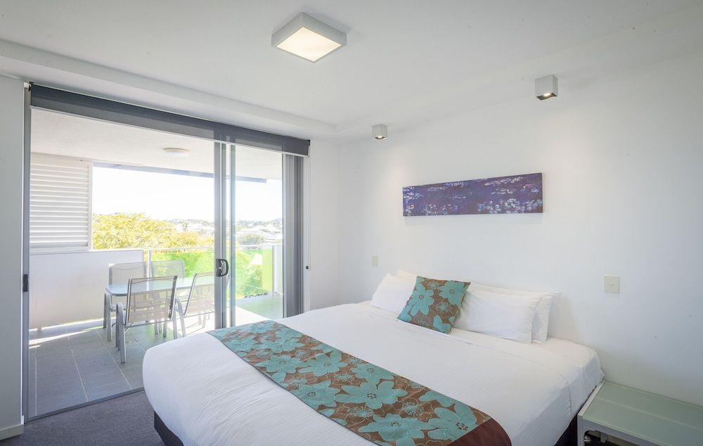 Eastwood Apartments Deluxe Two Bedroom Apartment 2