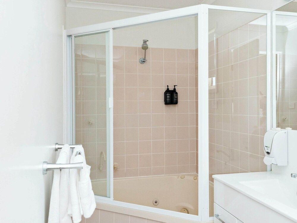 Barlings Beach Holiday Park Beach Comber Cabin 3