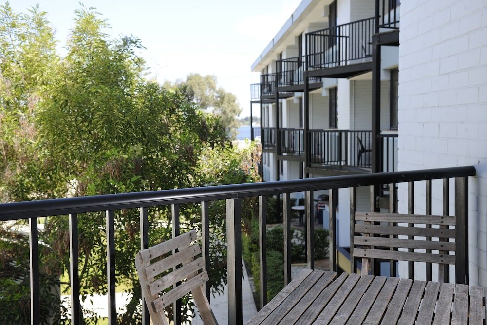 Lodestar Waterside Apartments Two Bedroom Family Apartment 5