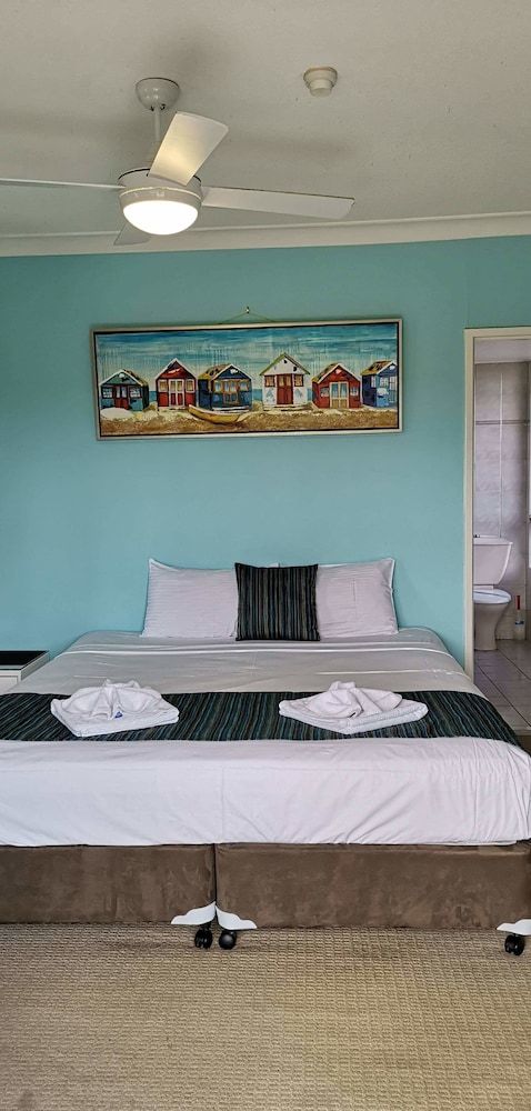 Standard 2 Bedrooms, 2 Bathrooms Apartment with Balcony (7 Nights)
