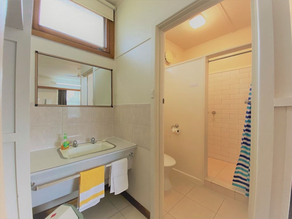 Terang Motor Inn Double Room 6