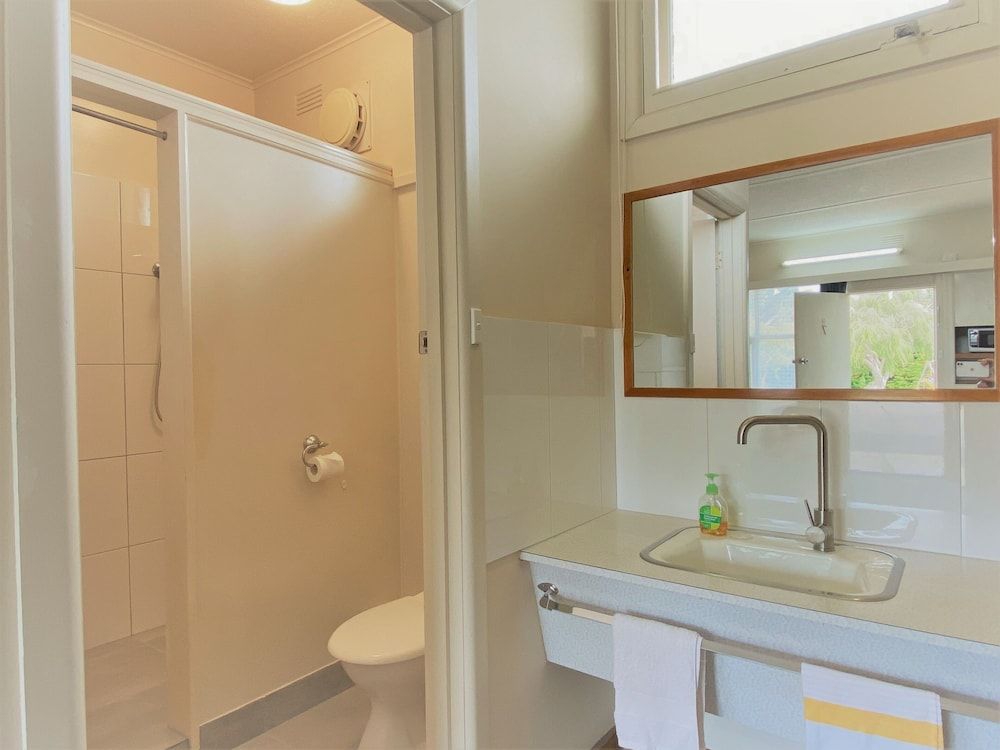 Terang Motor Inn Double Room 5