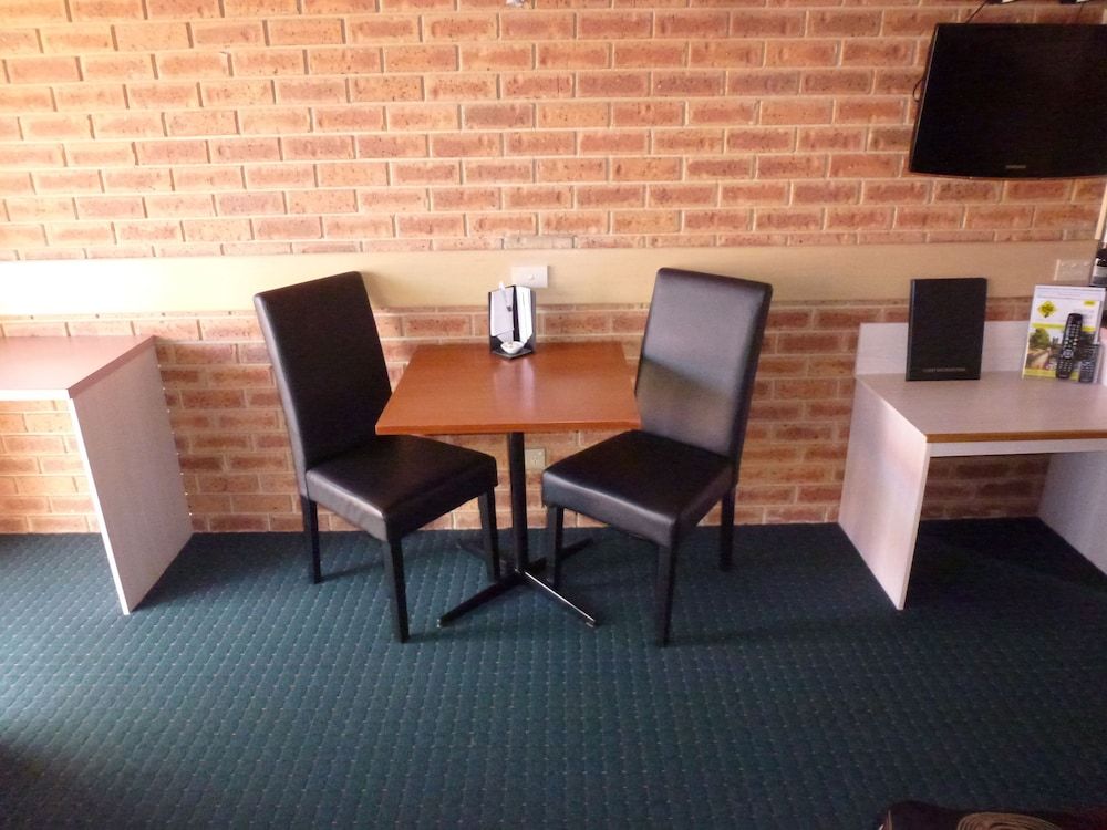 Colonial Motor Inn Bairnsdale Queen Room 4