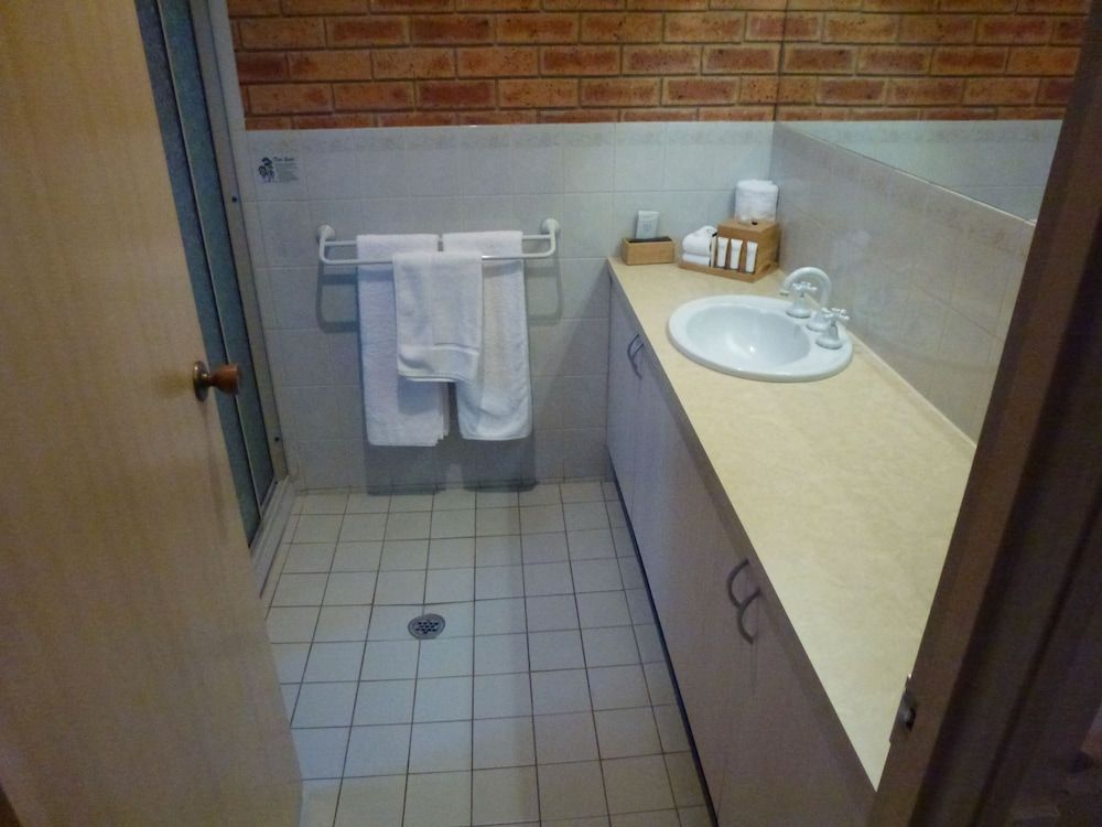 Colonial Motor Inn Bairnsdale King Room 10