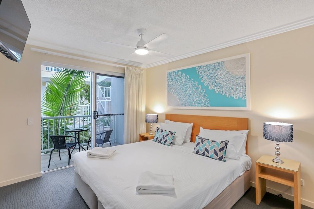 Superior 1 Bedroom Apartment (with External Rooftop Spa)