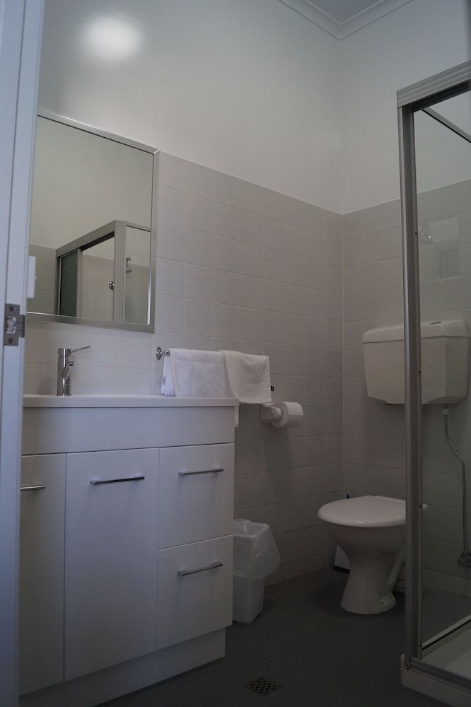 Formby Hotel Family Room (4 share) 7