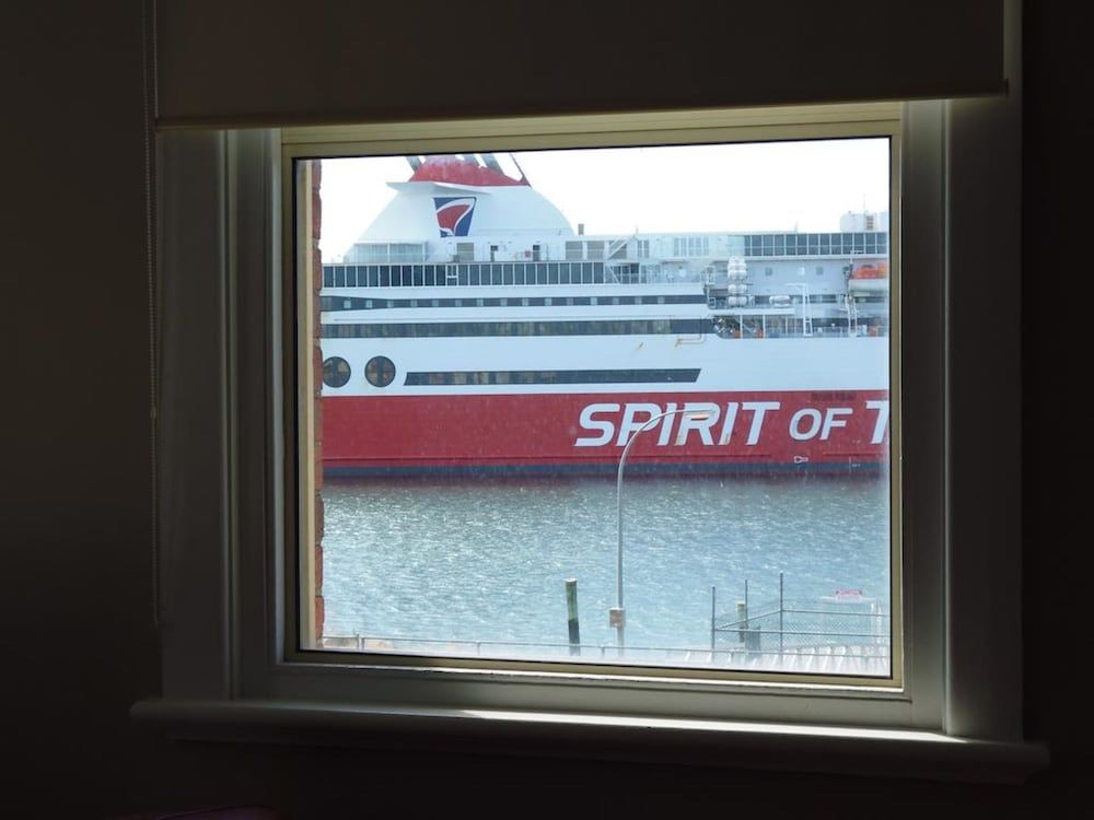 Formby Hotel Family Room (4 share) 6