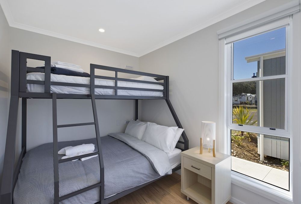 Blue Lagoon Beach Resort 3 Bedroom Beachfront Cabin 2