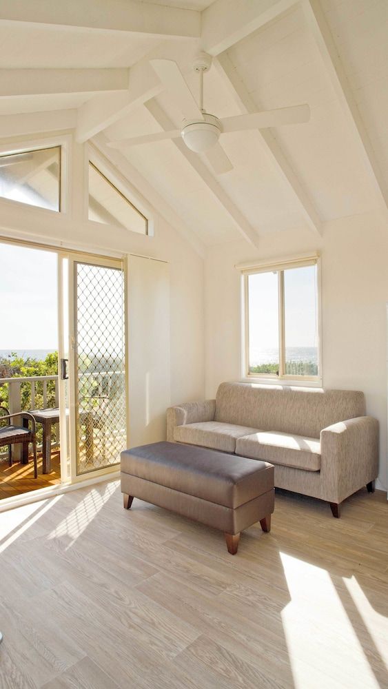 Blue Lagoon Beach Resort 2 Bedroom Ocean View Cabin 10