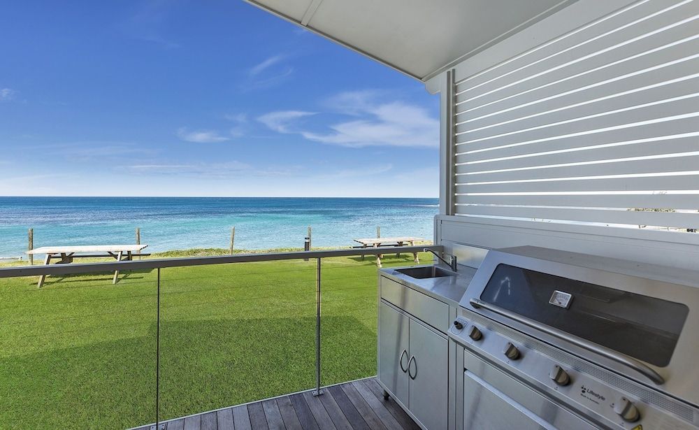 Blue Lagoon Beach Resort 3 Bedroom Beachfront Cabin 5