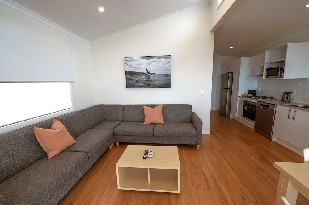 Blue Lagoon Beach Resort 3 Bedroom Beachfront Cabin 3