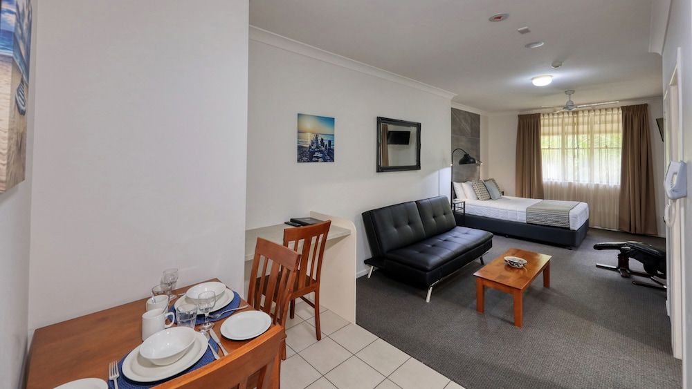 Deluxe Room, 1 Queen Bed, Balcony