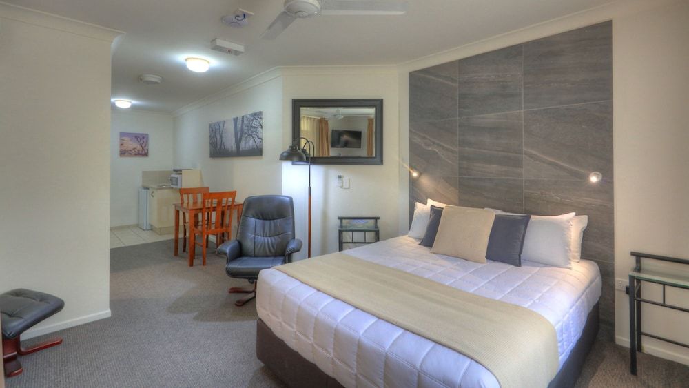 Deluxe Double Room, 1 Queen Bed, Accessible, Balcony, Ground Floor