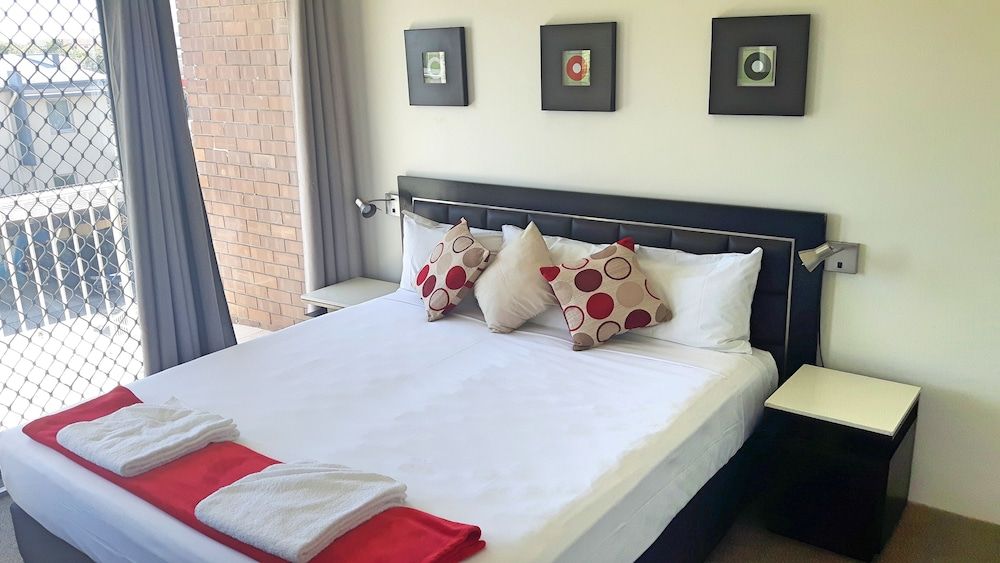 2 Bedroom Apartment - 2 King Beds