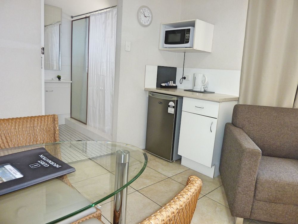 Twin King Studio Suite