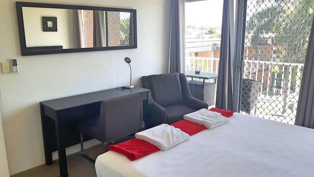 2 Bedroom Apartment - 2 King Beds