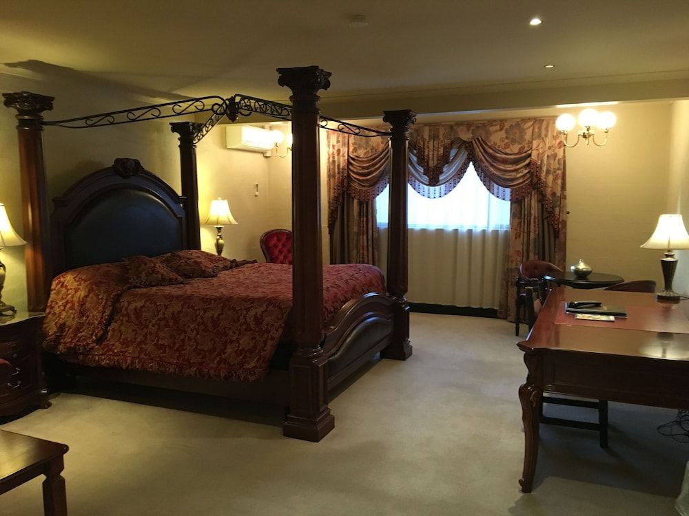 Executive Apartment, Jetted Tub